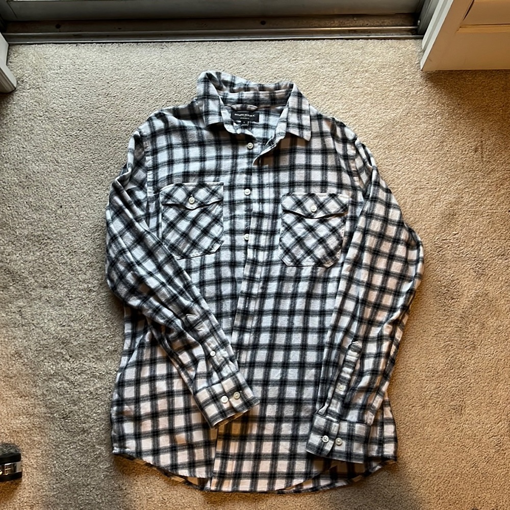 Banana republic size large flannel in black and white